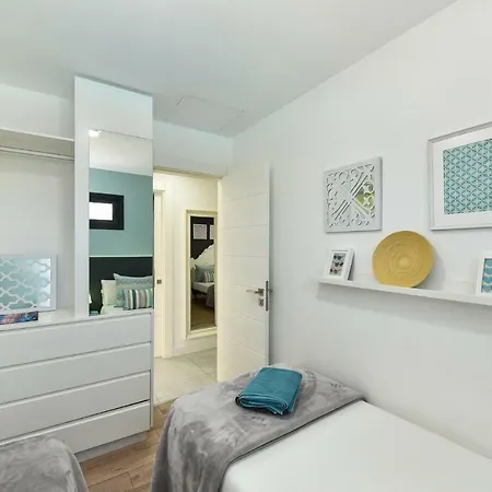 Cozy For 6 In Gd04 By Villagrancanaria