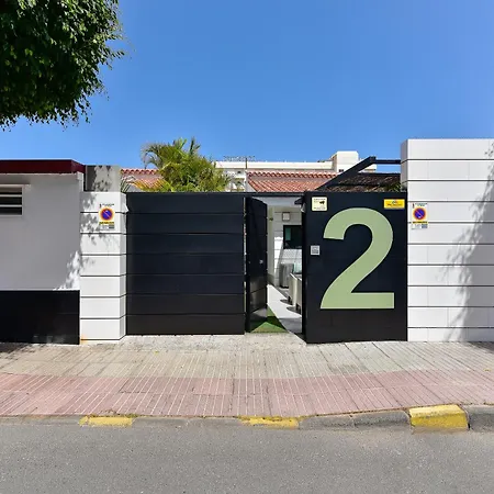Cozy For 6 In Gd04 By Villagrancanaria *