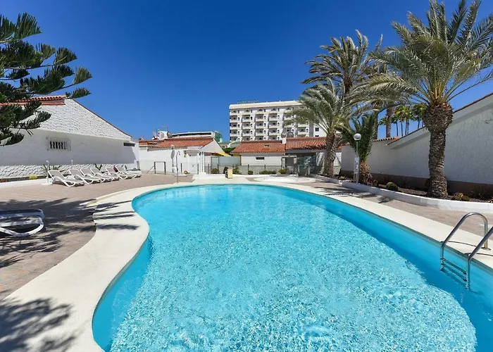 Cozy For 6 In Gd04 By Villagrancanaria *